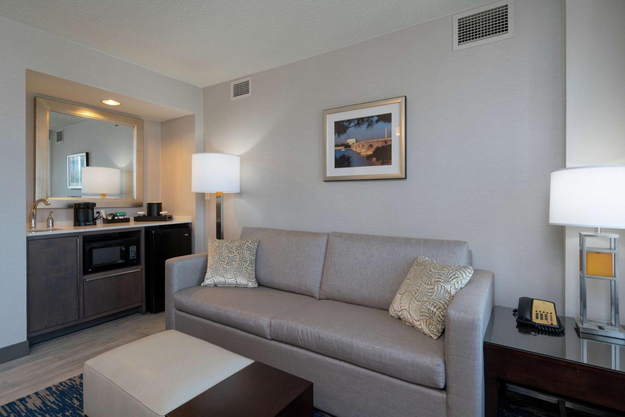 Embassy Suites By Hilton Alexandria Old Town Luaran gambar