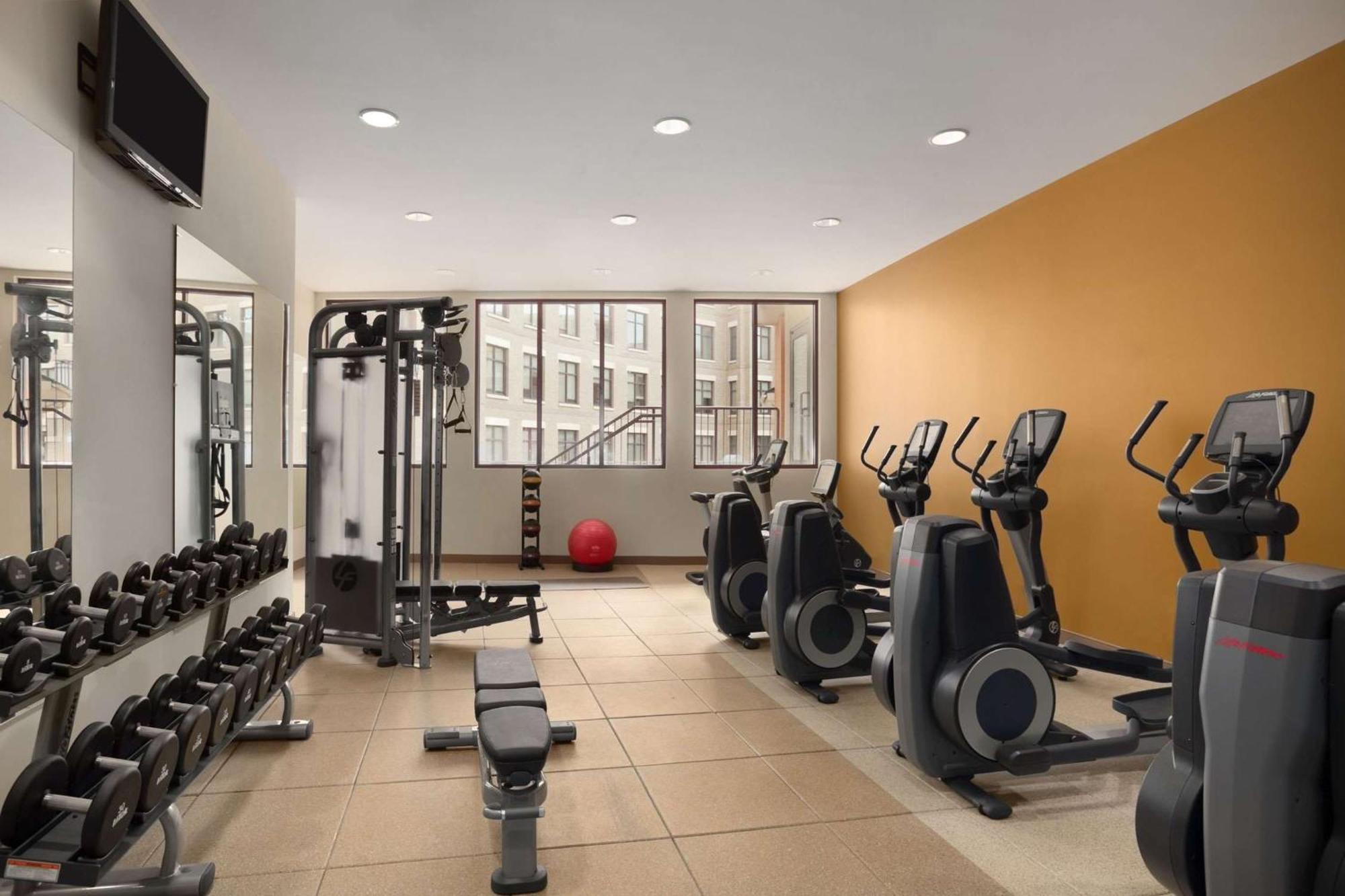 Embassy Suites By Hilton Alexandria Old Town Luaran gambar